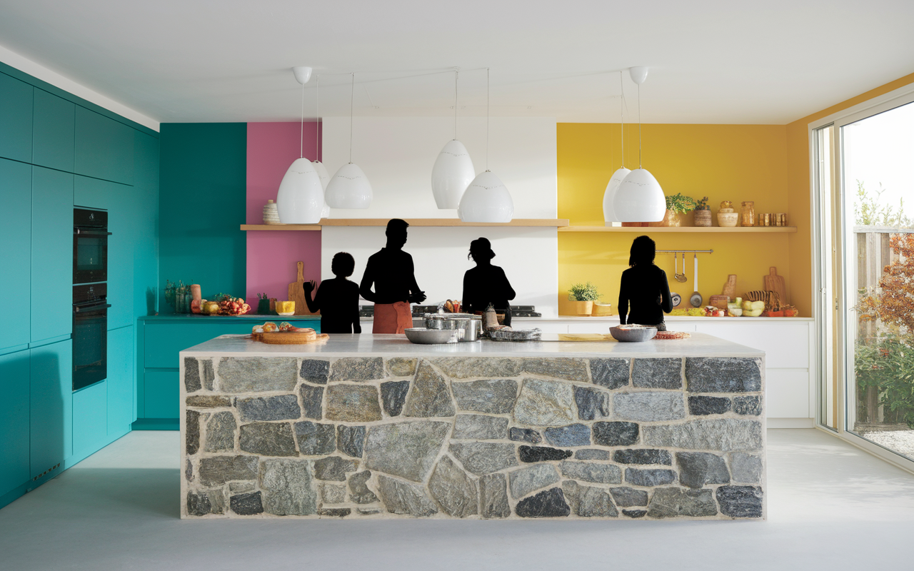 Îlot central pierre de lave émaillée, famille cuisine