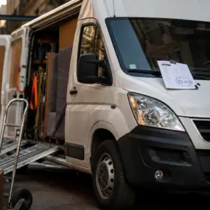 Camionnette 15 m3 : permis B, 6,36 m de long et erreurs à éviter avant de réserver